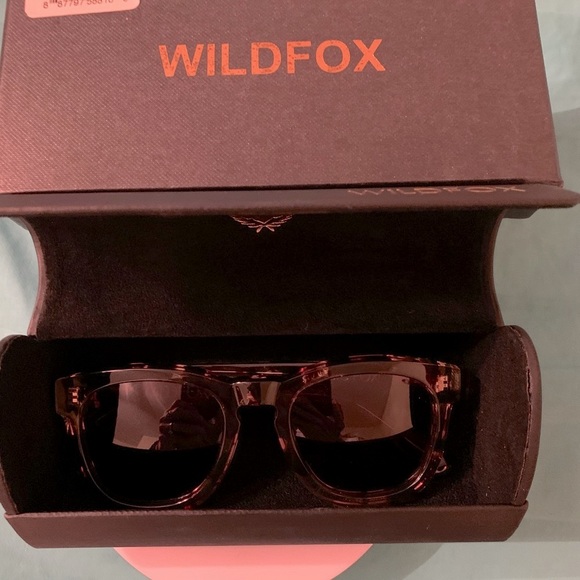 NWOT WILDFOX turquoise SUNGLASSES - Picture 3 of 7